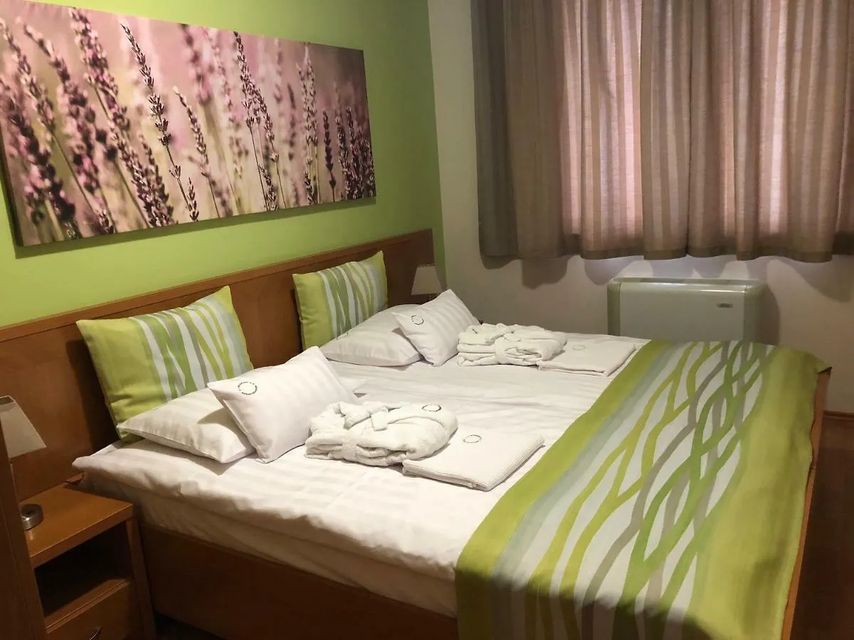 Rosemary Apartmanok, Rose, Lili, Mary1, Mary2 Hajdúszoboszló 0*,  Węgry